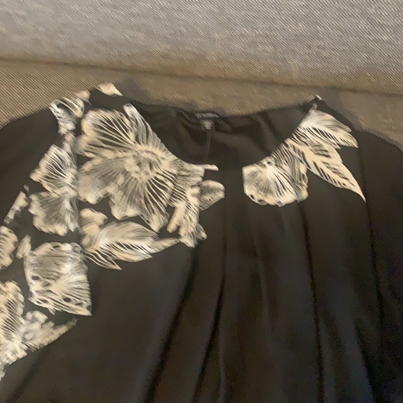 Dressy top - Picture 2 of 3